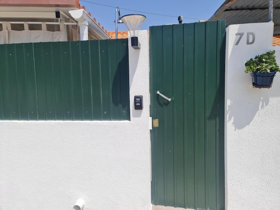 "Linda'S Guest House" Beach House With Private Patio & Hot Tub, 3 Min From The Beach Costa da Caparica Dış mekan fotoğraf